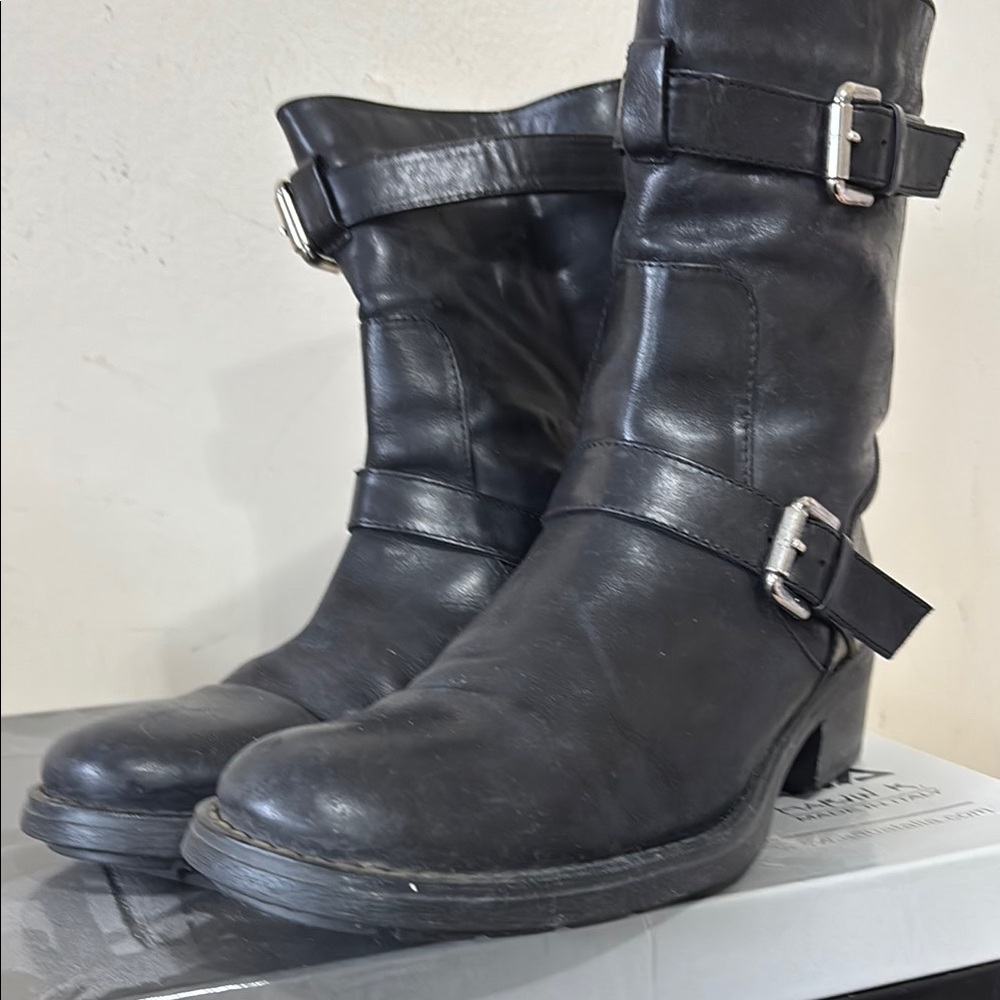Aquatalia Black Leather Buckle Boots waterproof snowproof size 10